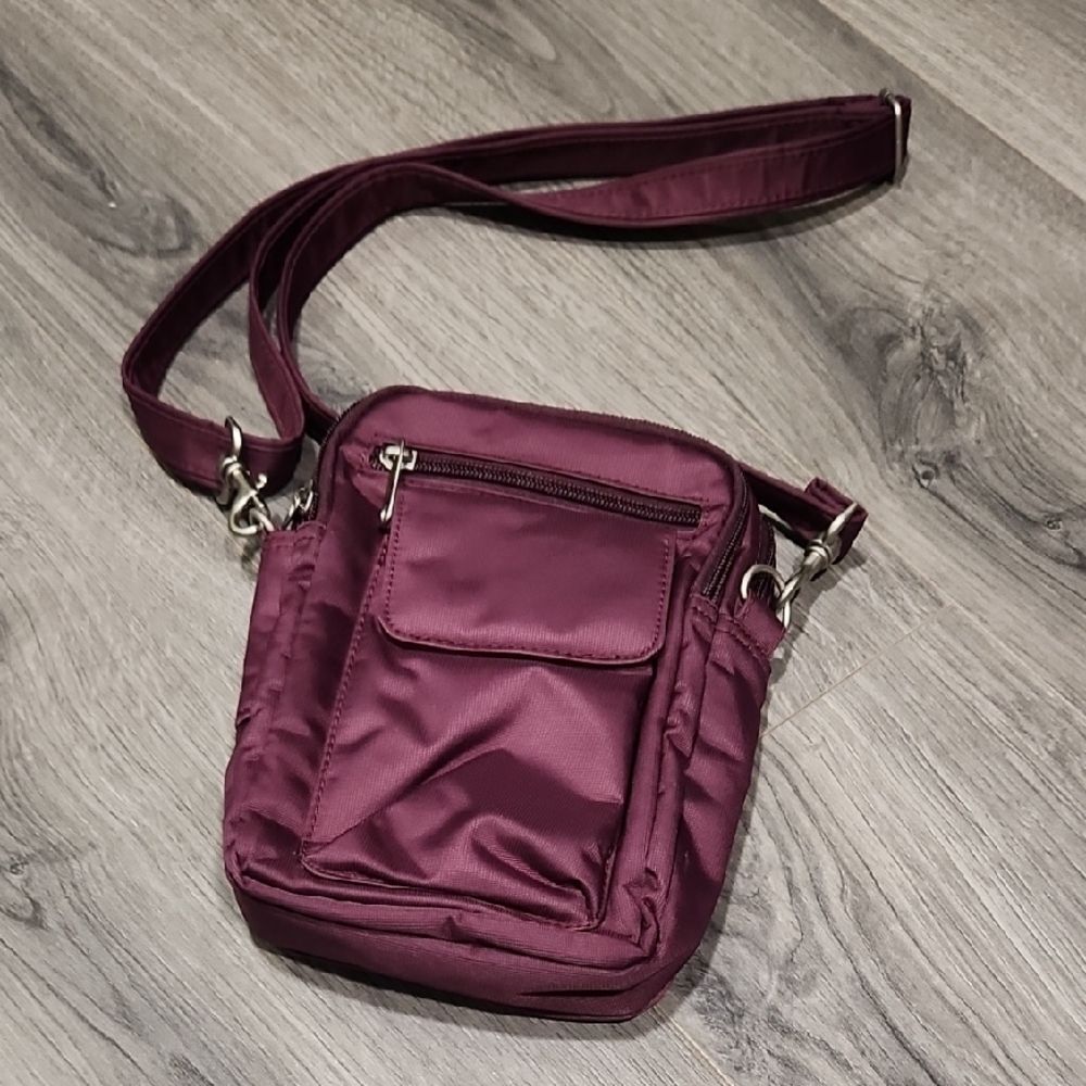 NWOT Plum Purple RFID TravelSmith Nylon Small Crossbody Bag